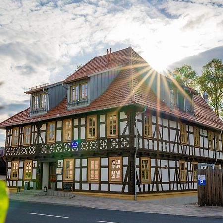 ホテル Teutsche Schule Schleusingen エクステリア 写真