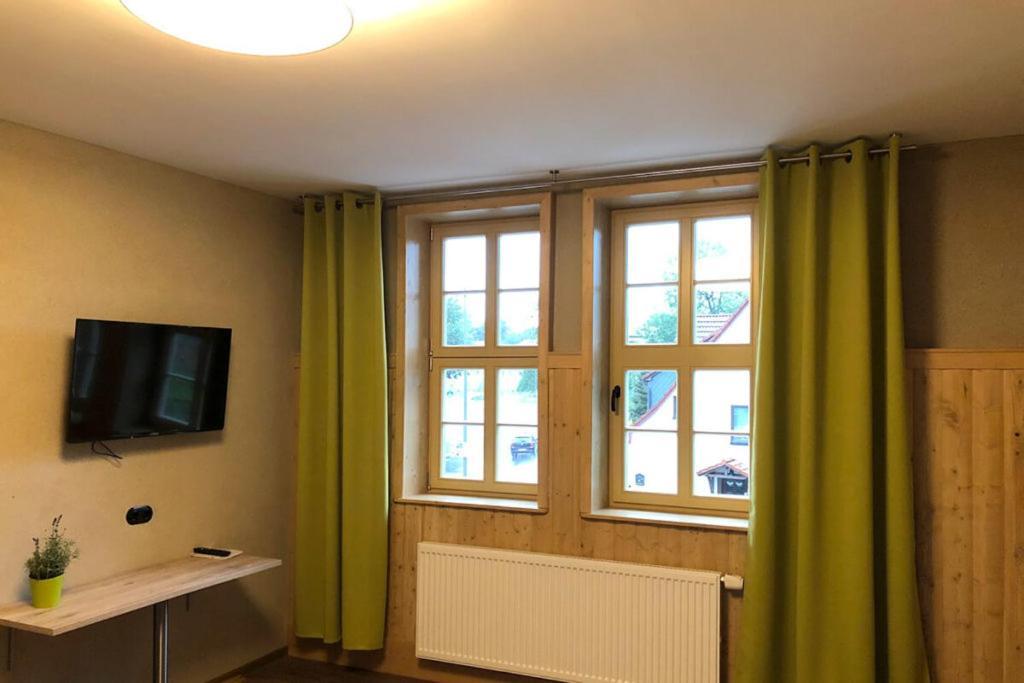 ホテル Teutsche Schule Schleusingen エクステリア 写真