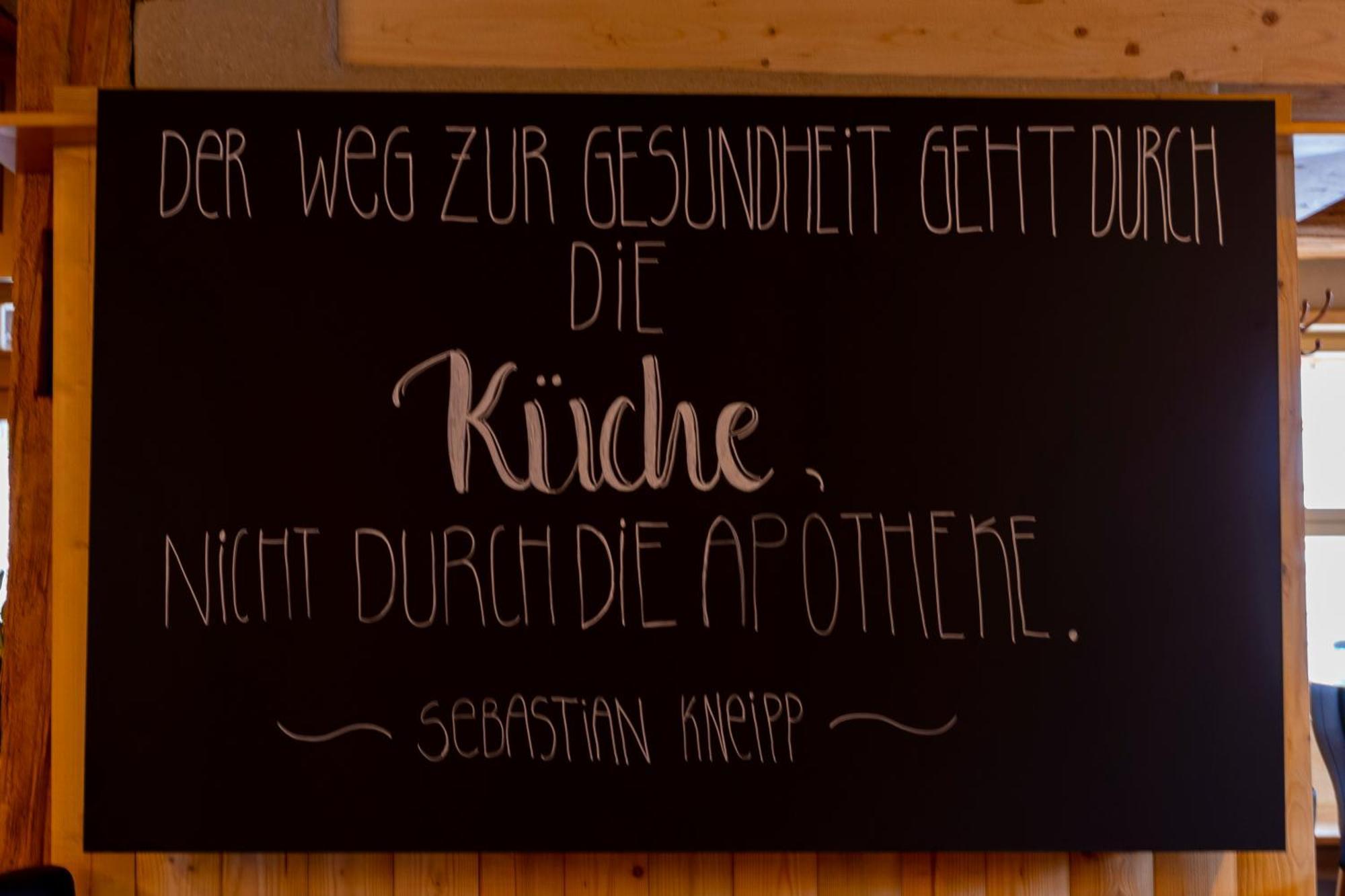 ホテル Teutsche Schule Schleusingen エクステリア 写真